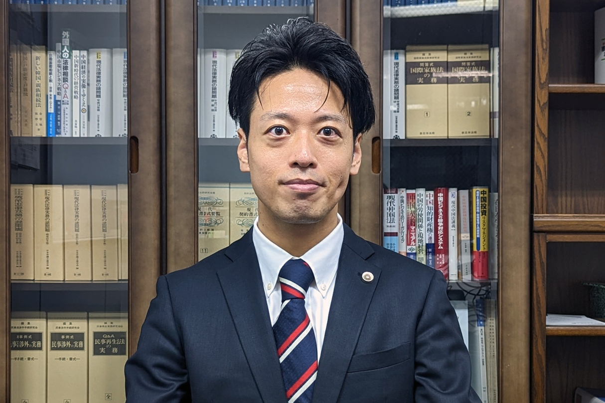 弁護士　中島 亮